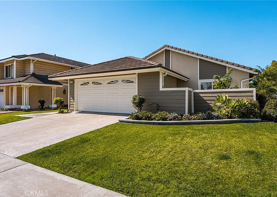 1st image of 6 Whitecloud