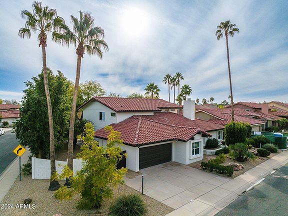 3rd image of 5731 E CLAIRE Drive