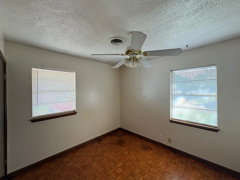 1508 Southern Heights Ave — Photo 17