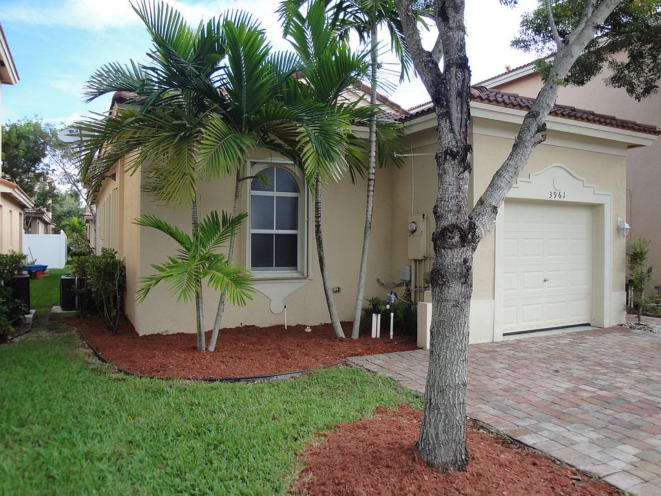 1st image of 3961 NE 11th Dr