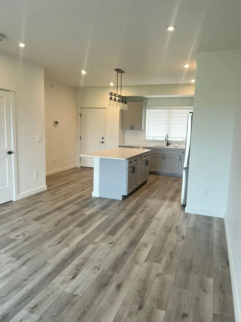 Building Photo - 1704 Lincoln St #2C