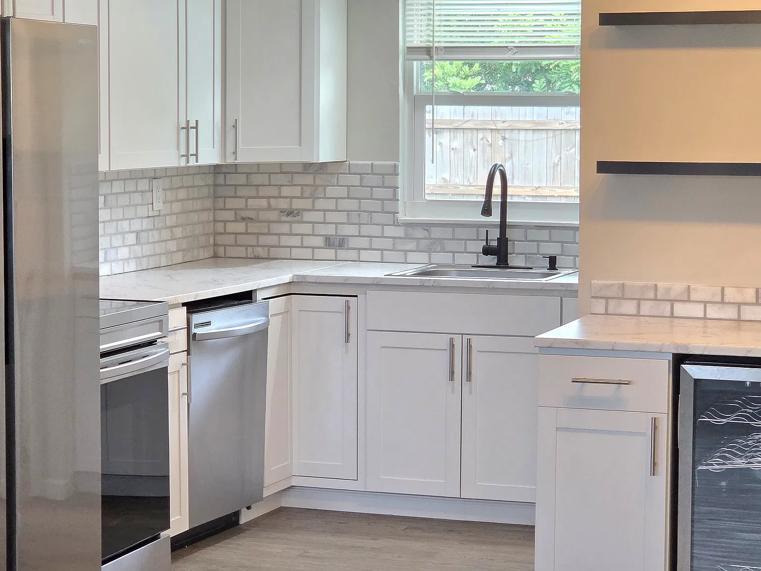 2 bed, 1.5 bath, 938 sqft, $1,990 — Photo 4