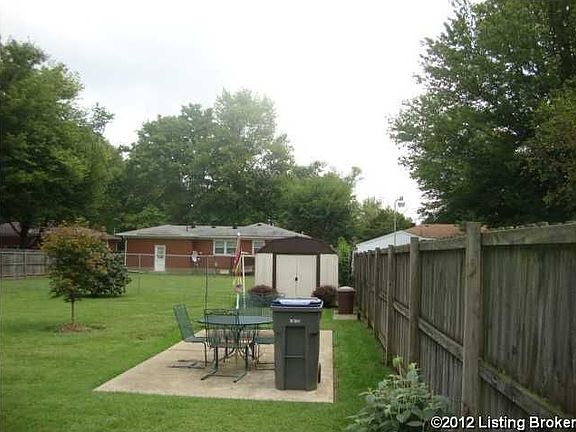 3rd image of 8001 Carnation Dr