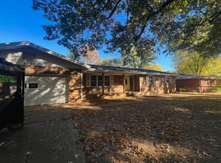 2150 S Hilton Ave, Springfield, MO 65807