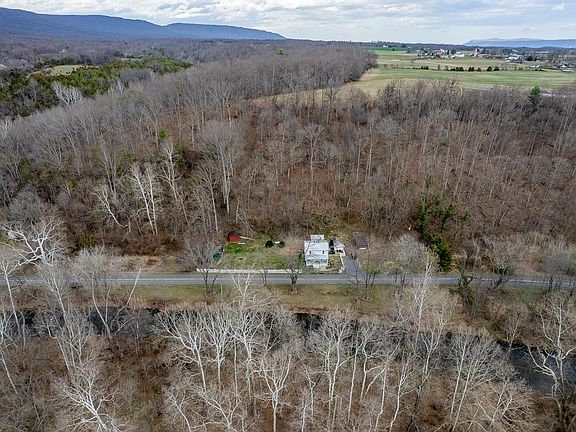 3rd image of 408 Wolf Gap Rd