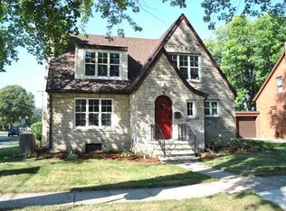 111 W 3rd St, Waunakee, WI 53597