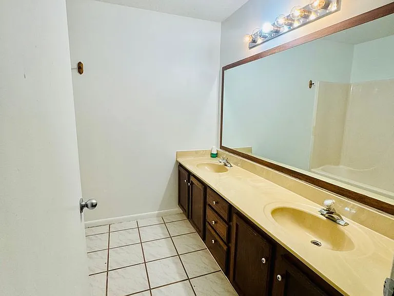 2160 Forest Knoll Dr NE #60102 — Photo 13