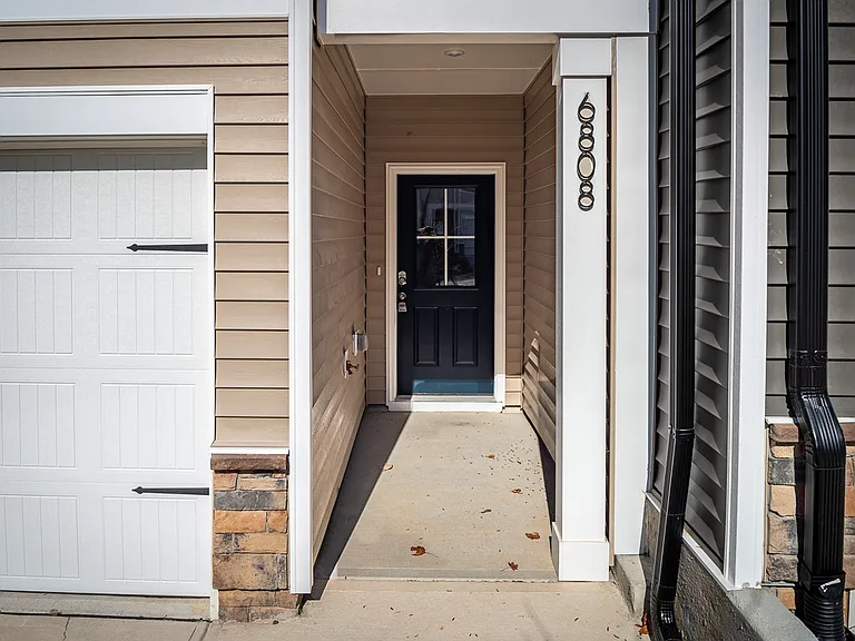 6808 Doddridge Ln — Photo 2