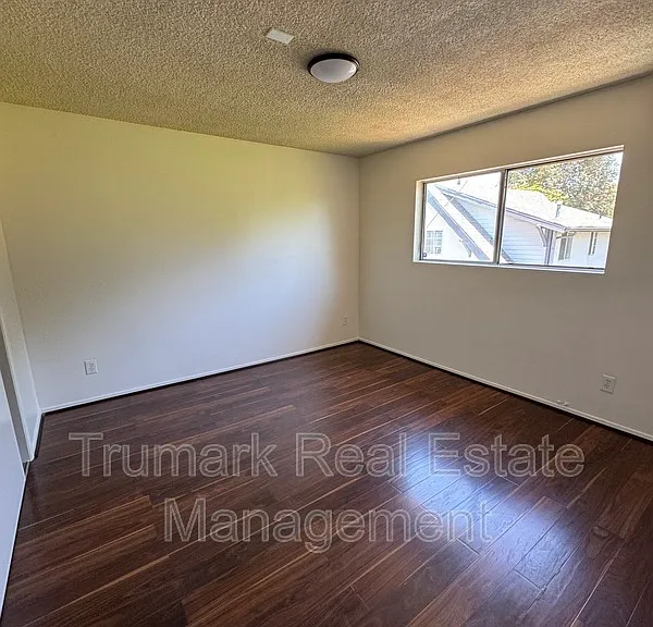 4350 Prospect Ave #6 — Photo 4