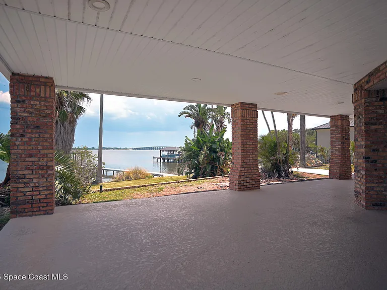 6285 N Highway 1 — Photo 17