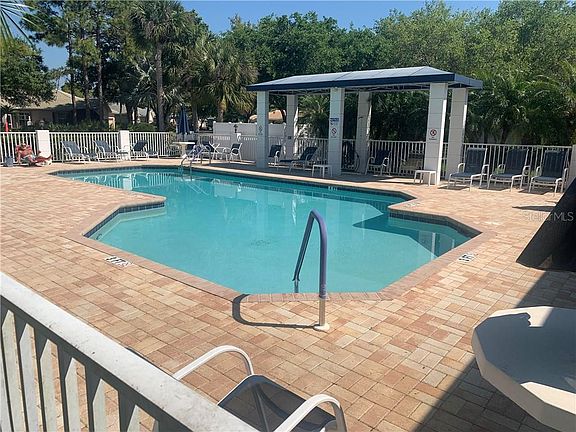 3rd image of 821 Montrose Dr Unit 204