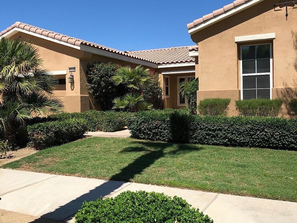 2nd image of 60638 Juniper Ln