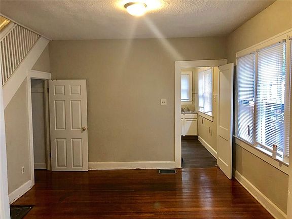 4th image of 3539 N Capitol Ave