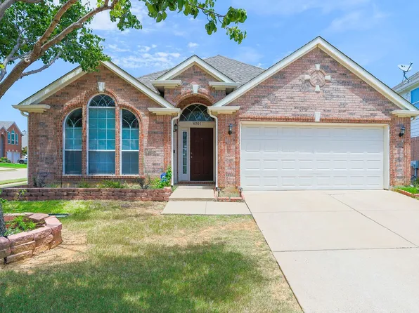 4001 Oak Leaf Ln, Bedford, TX 76021