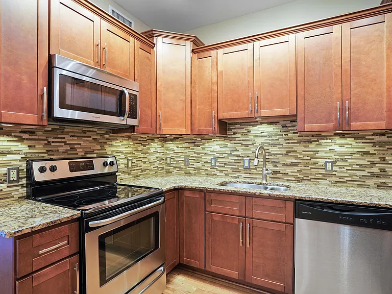 264 S Main St #302 — Photo 20