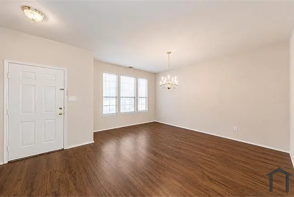 4 bed, 2905 sqft, $2,790 — Photo 3