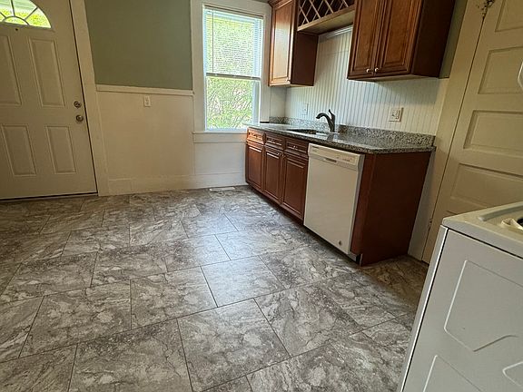 3rd image of 46 Old Amherst Rd APT 3