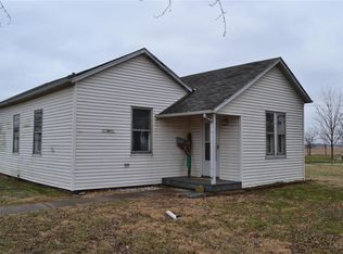 12736 Pipeline Rd, Carlyle, IL 62231