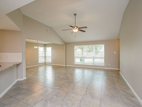 5th image of 2932 Ocean Way