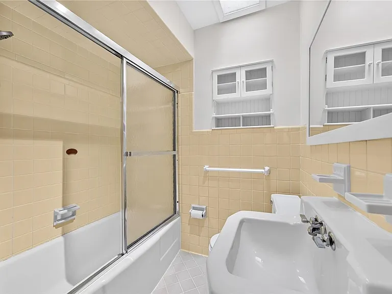 2406 Shoreham Rd — Photo 17
