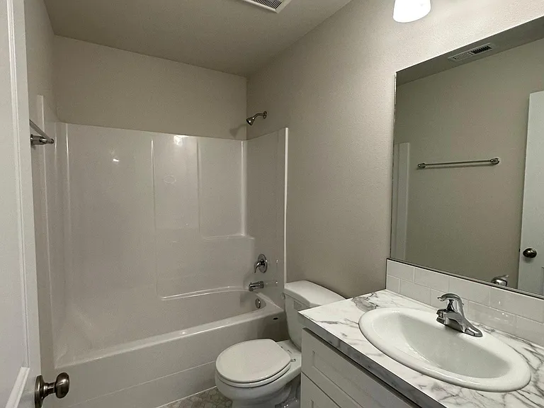 328 W 6th St — Photo 10