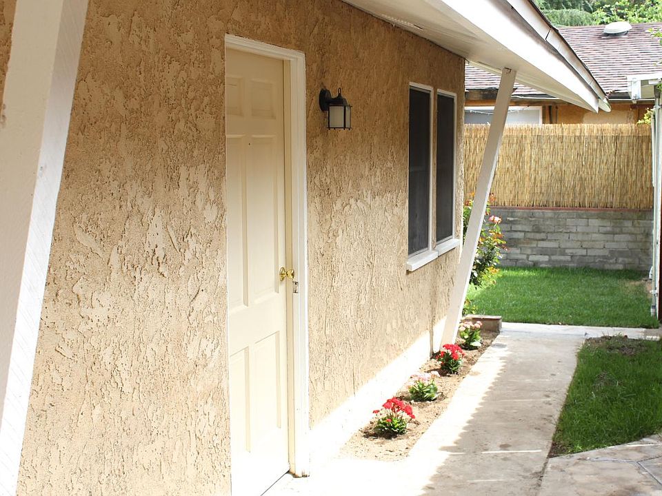 1st image of 4334 1/2 Oak Dr