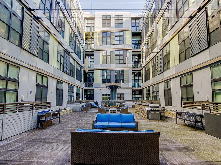520 Park Avenue — Photo 21