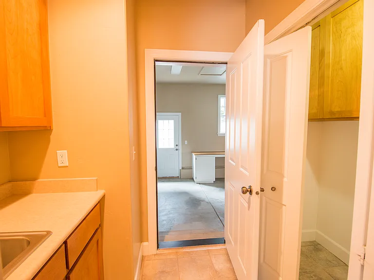 105 Taylor St — Photo 8