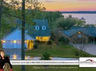 81 Lake Oaks Blvd, Coldspring, TX 77331