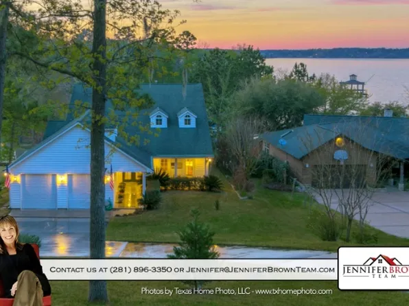 81 Lake Oaks Blvd, Coldspring, TX 77331