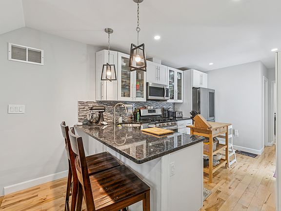 4th image of 516 McKean St