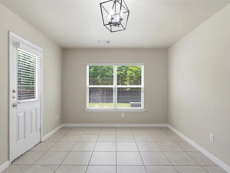 230 Silverleaf Dr — Photo 11