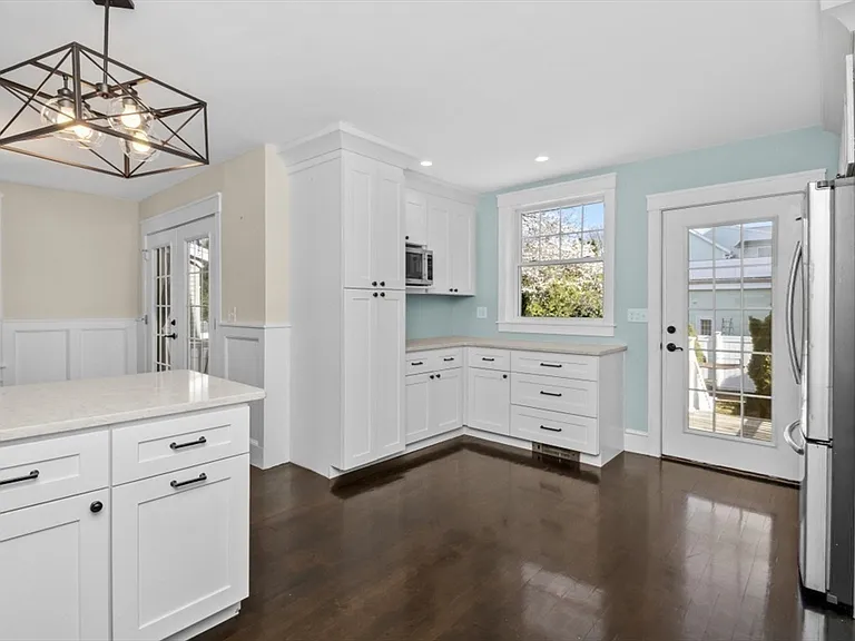 15 Wave Way Ave — Photo 10