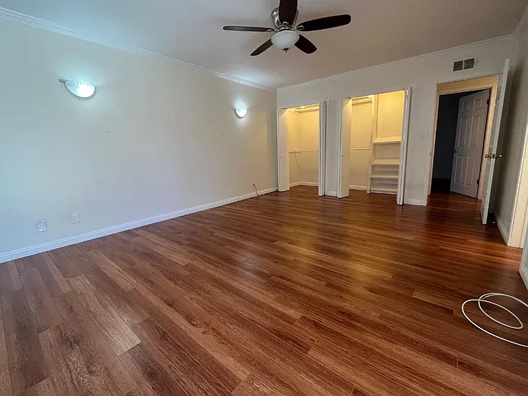 4447 W 172nd St — Photo 14