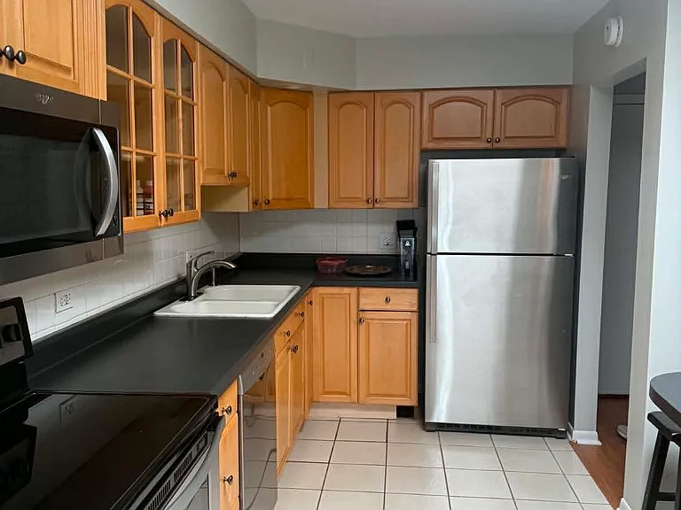 1234 Elmwood Ave #4F — Photo 13