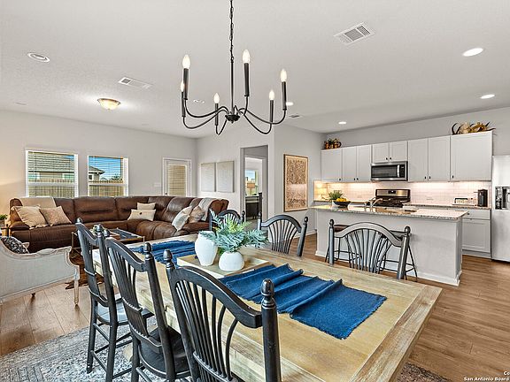 3rd image of 317 NORTHSHORE TRL