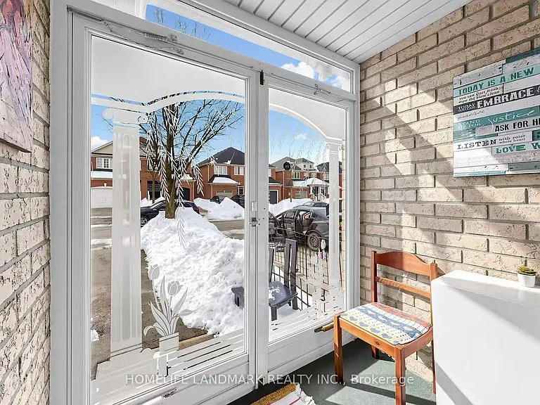 113 Guinevere Rd — Photo 2