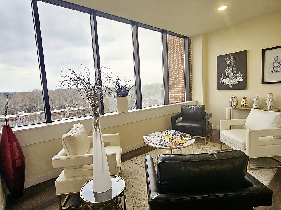 1st image of 1001 Hill Ave #2813