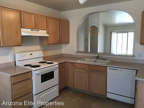 2nd image of 733 E Wildhorse Dr