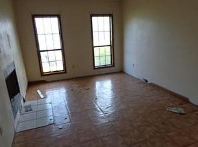 2nd image of 44022 Hood Rd