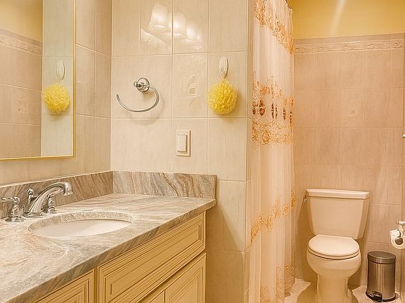 5th image of 200 Cove Way Unit 107