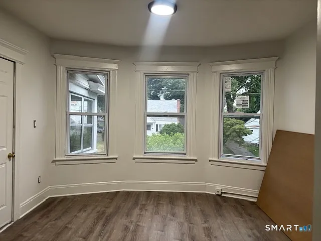 1483 W Broad St — Photo 3