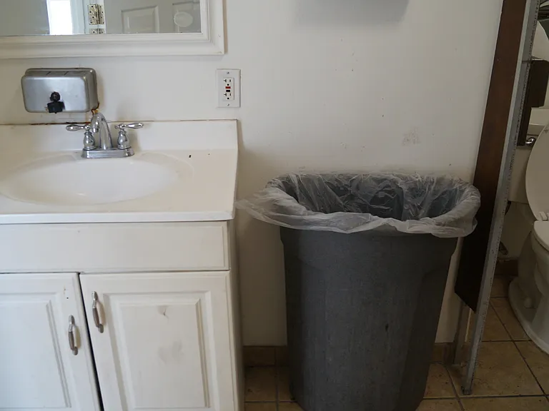 649 Gayley Ave — Photo 10
