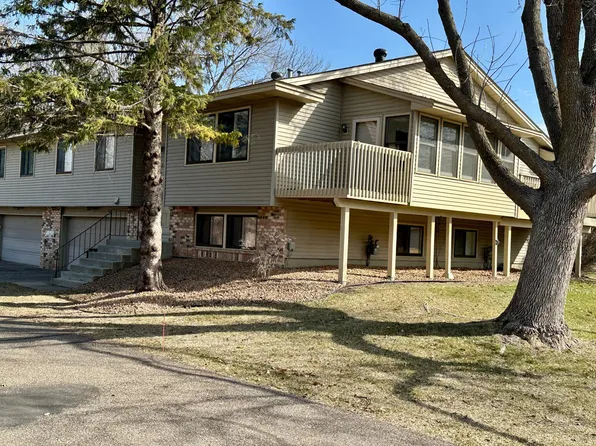 923 Lawnview Ave, Shoreview, MN 55126