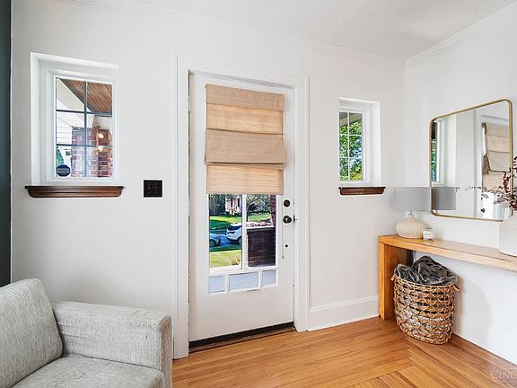 5th image of 3128 Beaver Ave