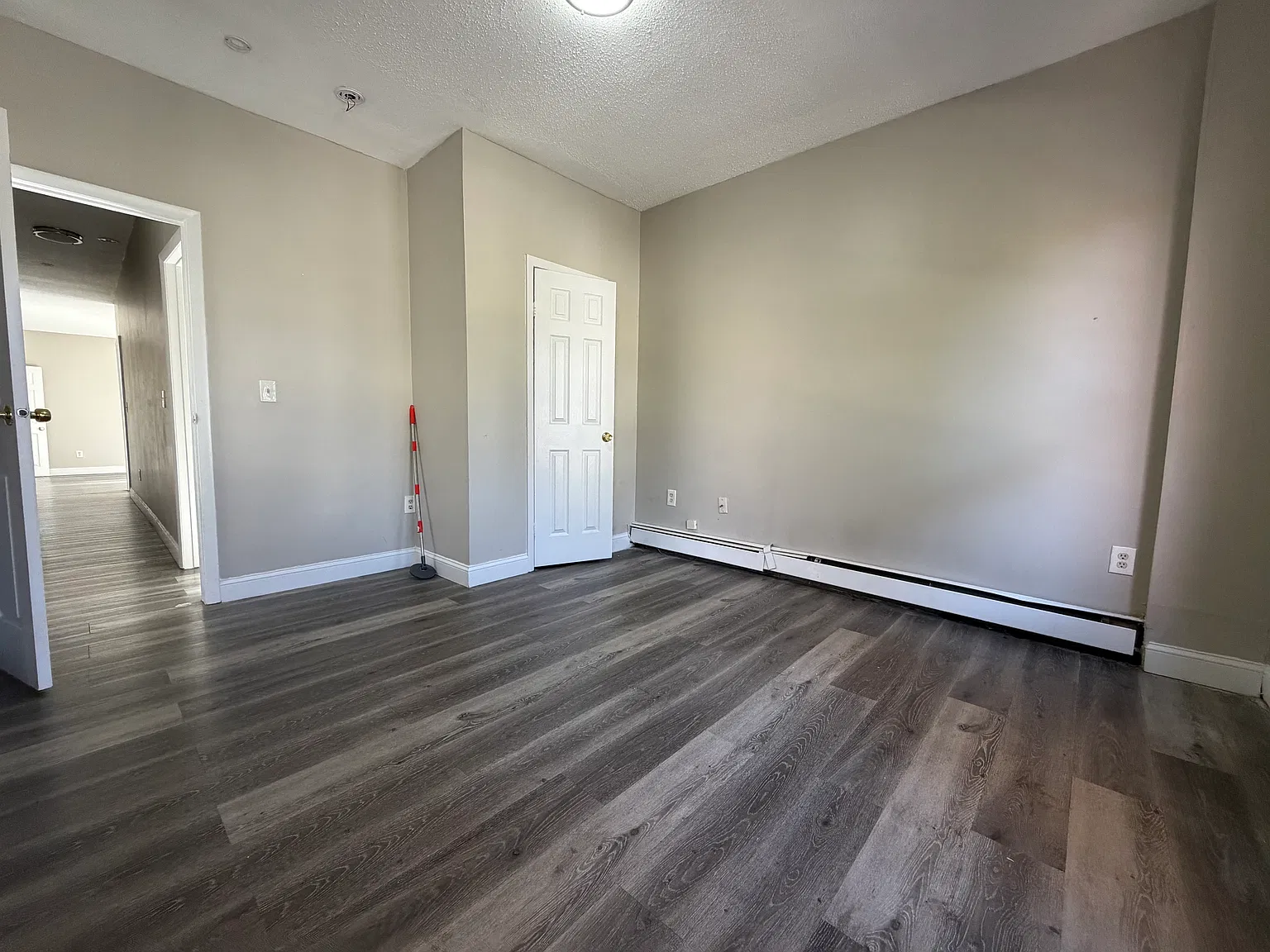 258 Lawrence St — Photo 3