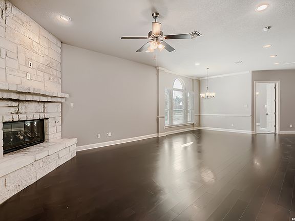 5th image of 323 ALLEMANIA DR