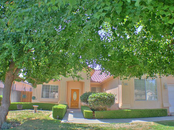 3rd image of 7561 N Gregory Ave
