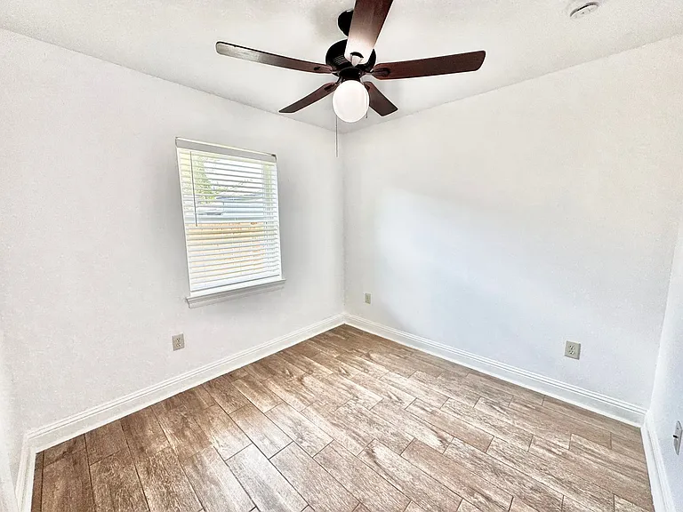 8740 Aubin St — Photo 13