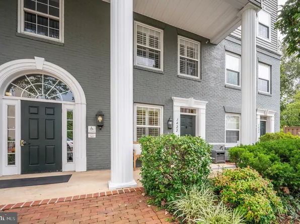 1422 Roundhouse Ln #1422, Alexandria, VA 22314